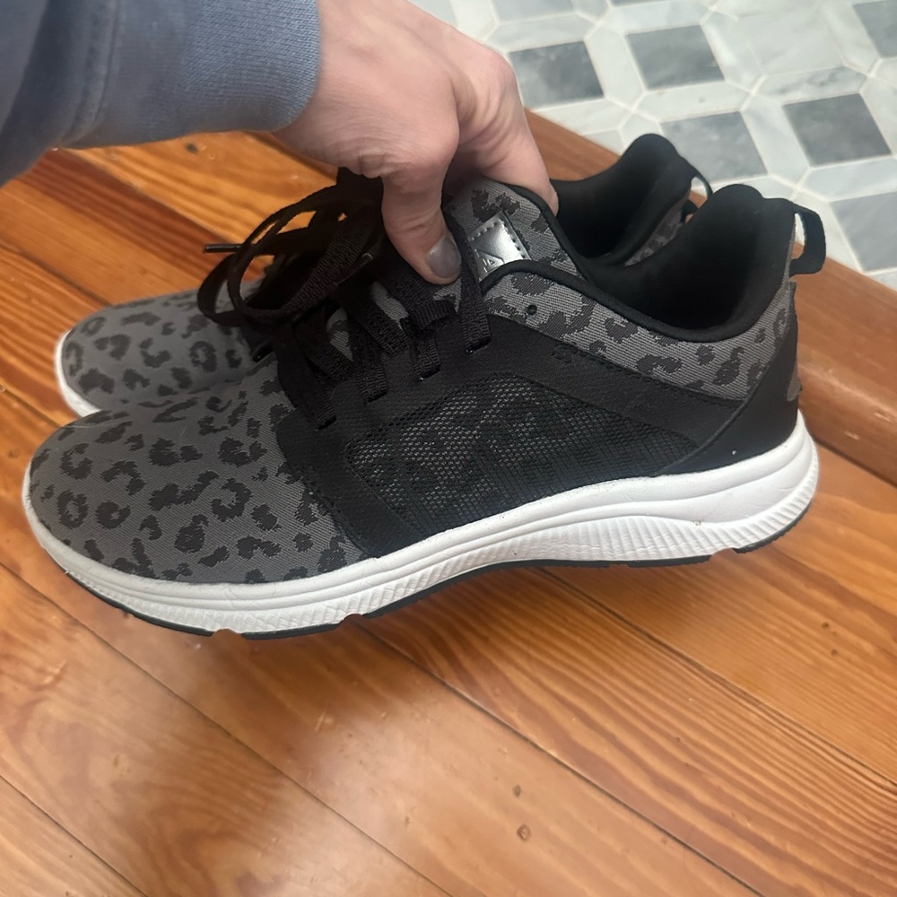 Avia Black and Gray Athletic Shoes with Unique Pattern and Breathable Material